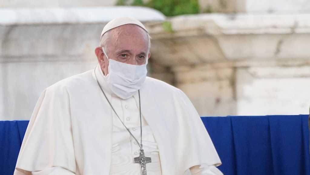 Papa Francesco: in un’intervista esprime preoccupazione per l’Ucraina e parla del suo stato di salute