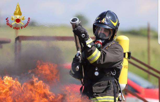 Dramma a Catanzaro: tre giovanissimi uccisi dalle fiamme in un appartamento, quattro i feriti