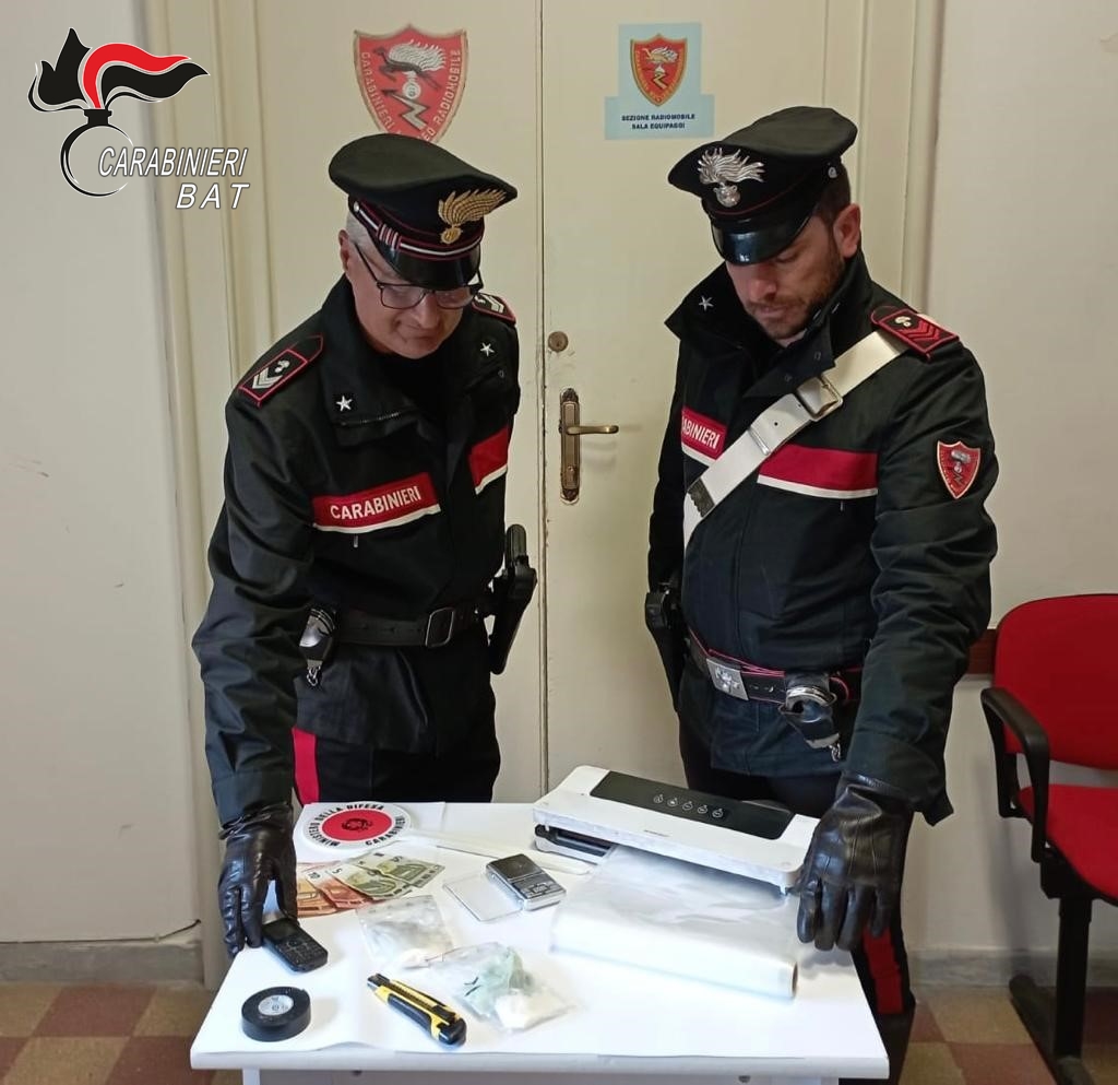 Droga: a Barletta arrestati due giovani per detenzione ai fini di spaccio