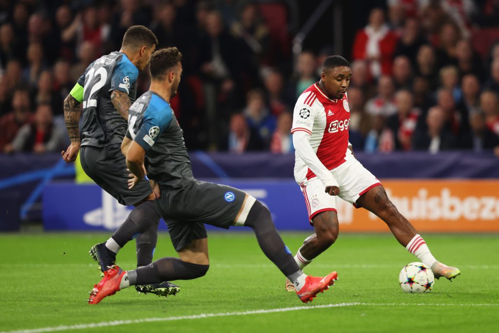 Un Napoli stellare travolge l’Ajax ad Amsterdam: 6-1 per i partenopei