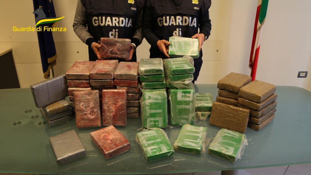 Napoli: 9 in manette per traffico di stupefacenti