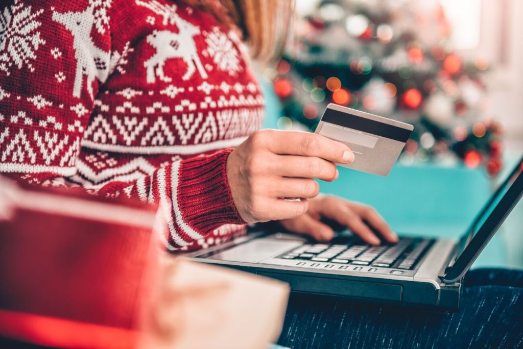 Natale: otto italiani su dieci fanno acquisti online