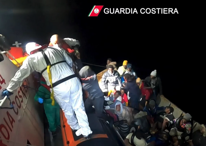 Immigrati: record di sbarchi a Lampedusa, giunti in Sicilia nelle ultime 24 ore 1869 migranti