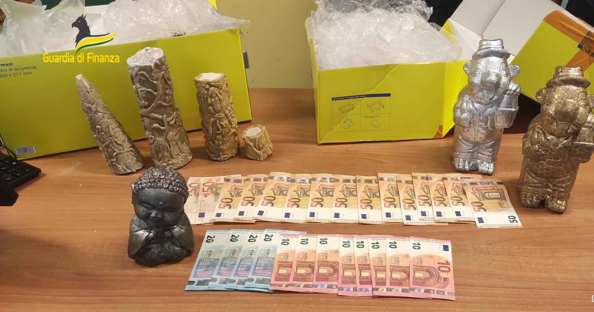 Droga: a Varese arrestati un narcotrafficante internazionale in fuga all’estero ed un insospettabile orafo