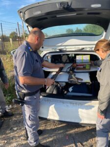 Task force antibracconaggio della Polizia metropolitana tra Caivano e Acerra: sequestrati fucili e munizioni ai cacciatori, due i denunciati