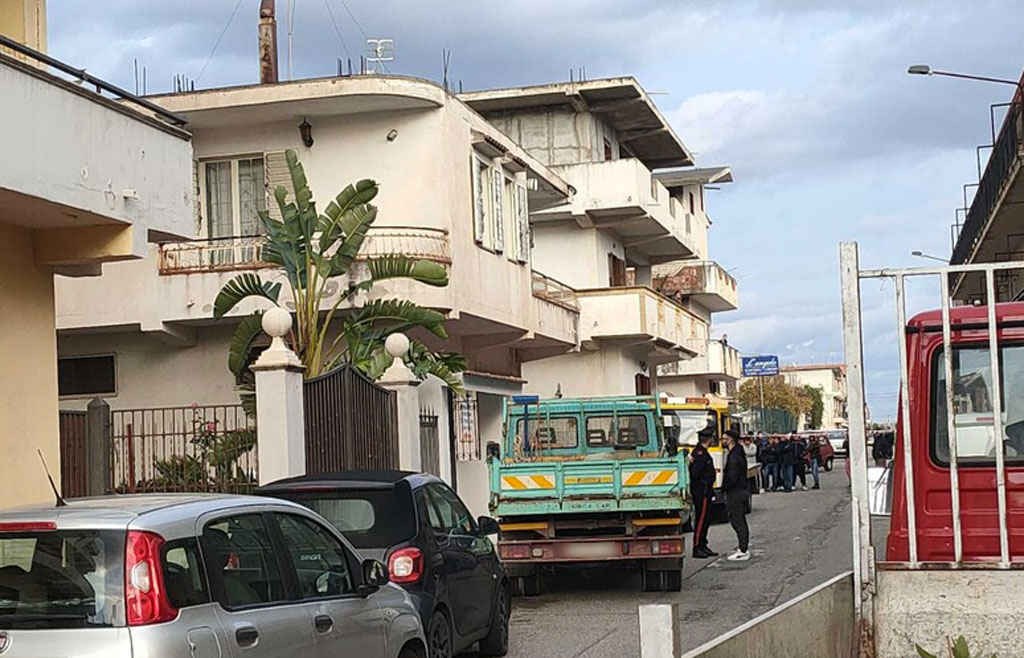 Tragedia a Botricello (Catanzaro): un 23enne accoltella il padre e lo uccide. Arrestato