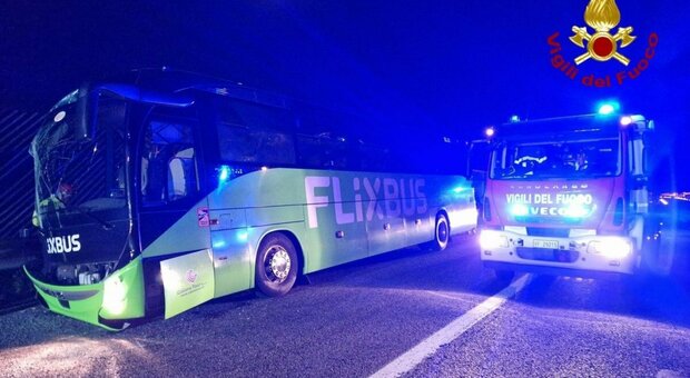 Incidente sull’A1 nella notte: morto un passeggero Flixbus